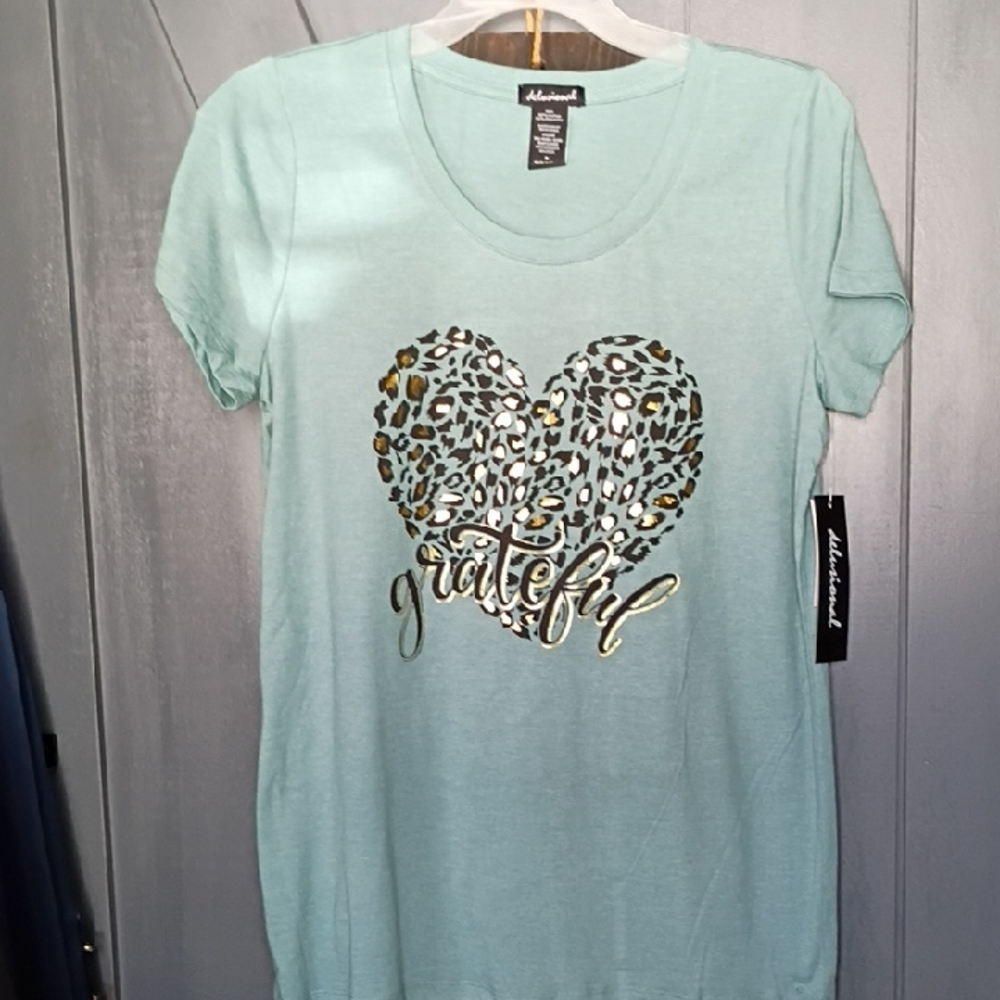 DELUSIONAL Women's Mint Green Short Sleeve Tee